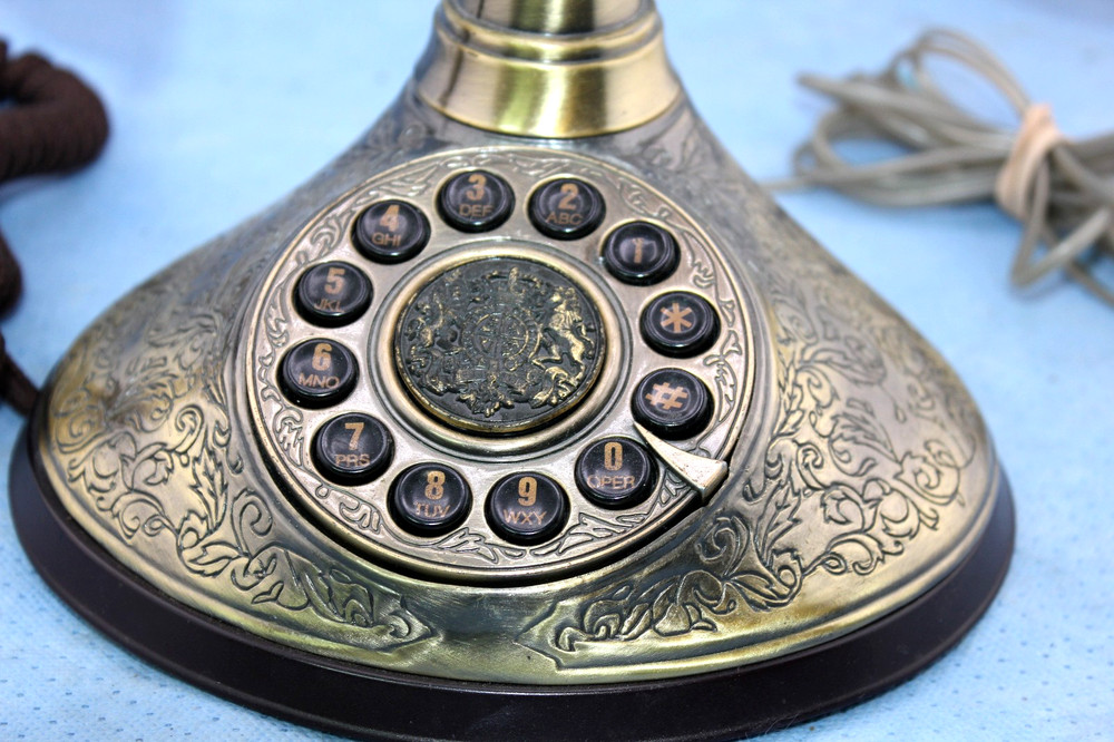 FRENCH STYLE PARAMOUNT DESK TELEPHONE SET