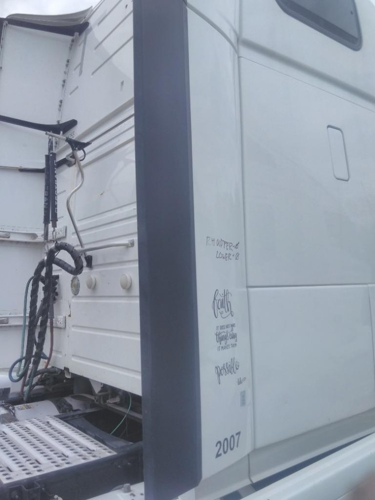For 2016 VOLVO VNL SLEEPER FAIRING Right ,  GA
