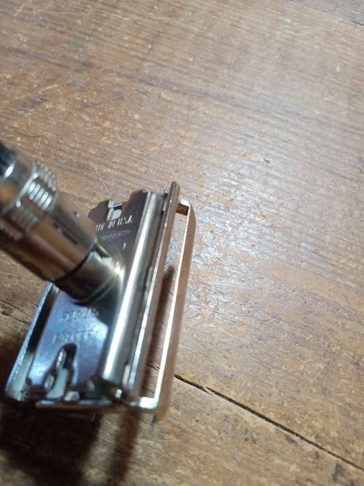 VINTAGE GILLETTE BLACK HANDLE SLIM ADJUSTABLE DATE CODE S-1 GOOD CONDITION 1972