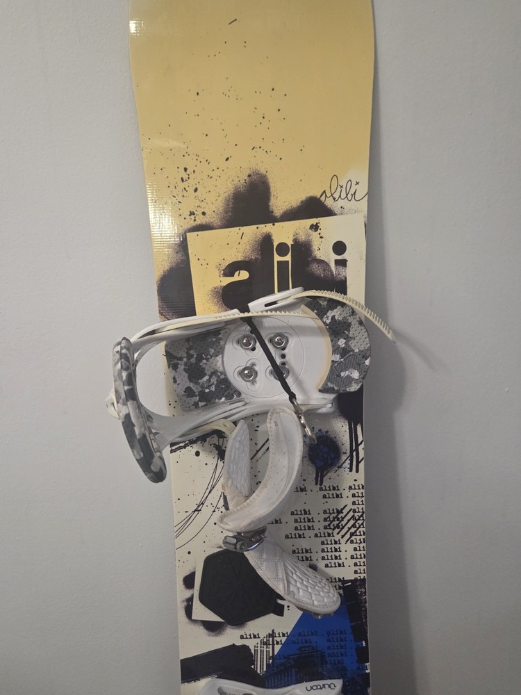 ALIBI Snowboard With Boots And Straps Connected (PLEASE READ DESCRIPTION)