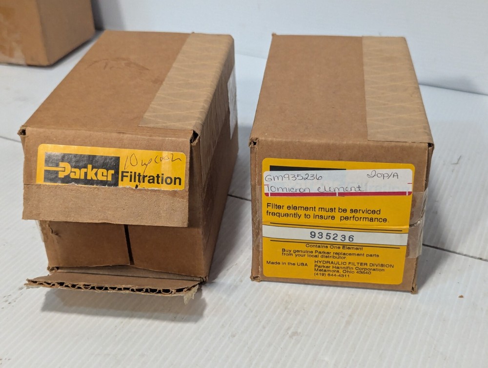Parker 935236 hydraulic filter element, in original box