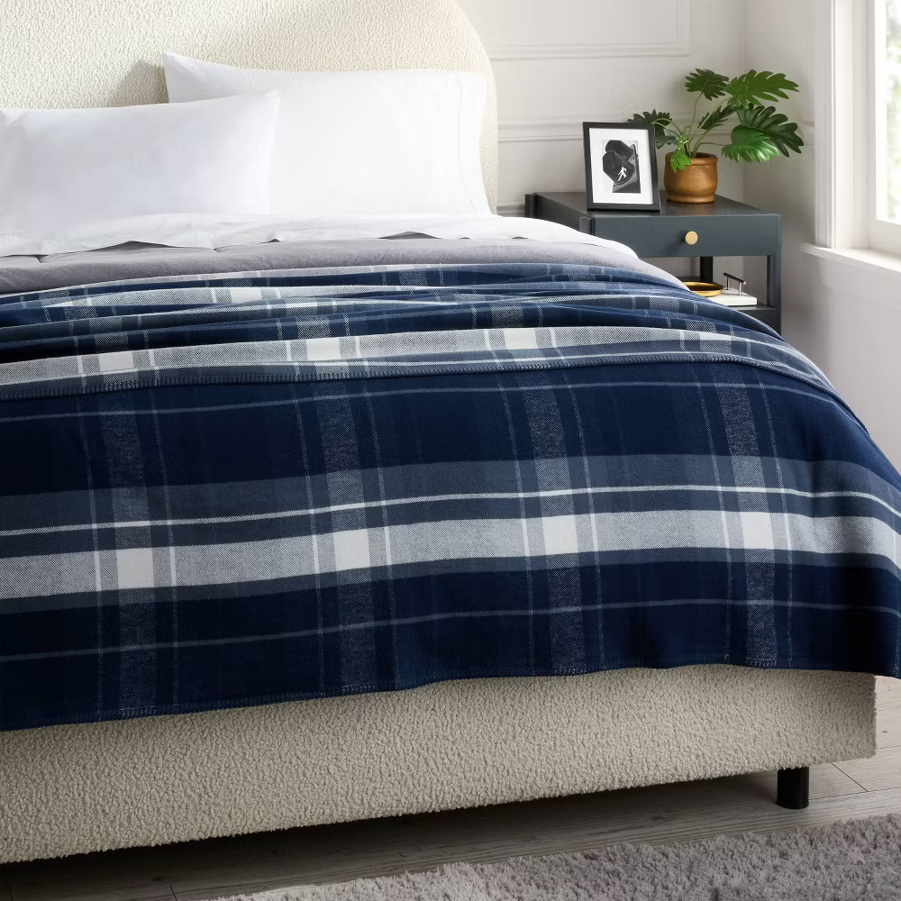Full/Queen Brushed Cotton Blanket Blue Plaid - Threshold