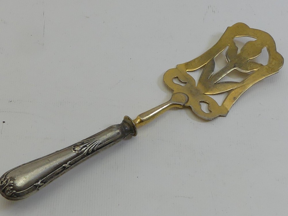 (RefJOH16) Antique silver plated small server fish slice, kitchenalia