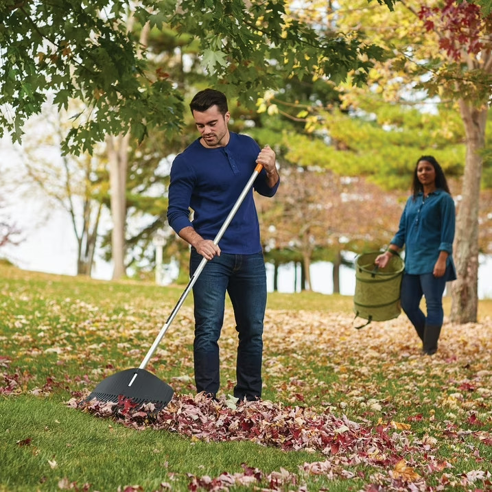 Fiskars Poly Leaf Rake, Leaf Rake, 67" Length