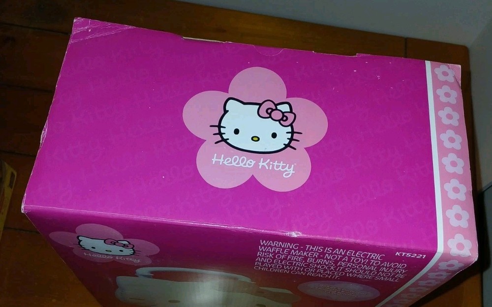 Hello Kitty Waffle Maker KT5221 Sanrio New