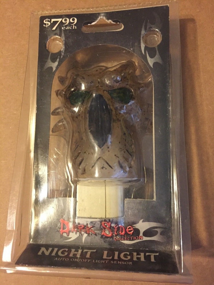 VINTAGE CREATURE DARKSIDE COLLECTION NIGHT LIGHT SENSOR 2008!