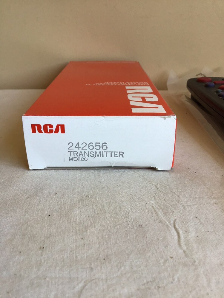 Vintage RCA DIRECTV Remote Thomson Consumer Electronics Model# 242656 Untested