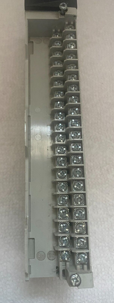 Schneider 140 DDM 690 00 125 VAC input module