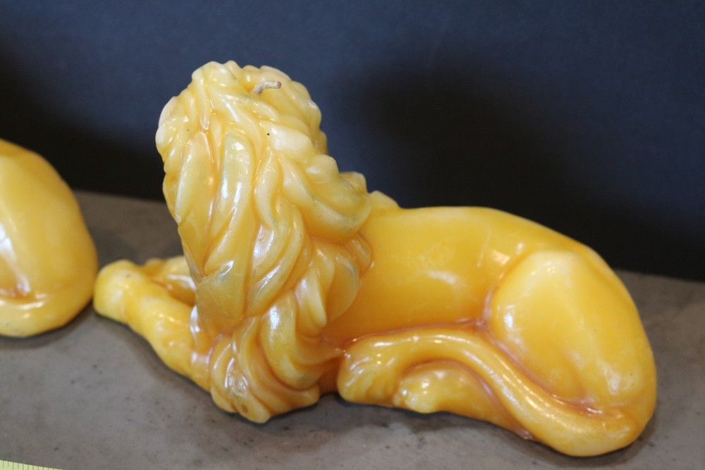 VTG PAIR FIGURAL LION CANDLES