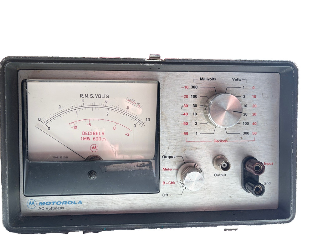 Motorola RMS AC Volt Meter, Model S1053C, AC/Battery Powered. Transistorized