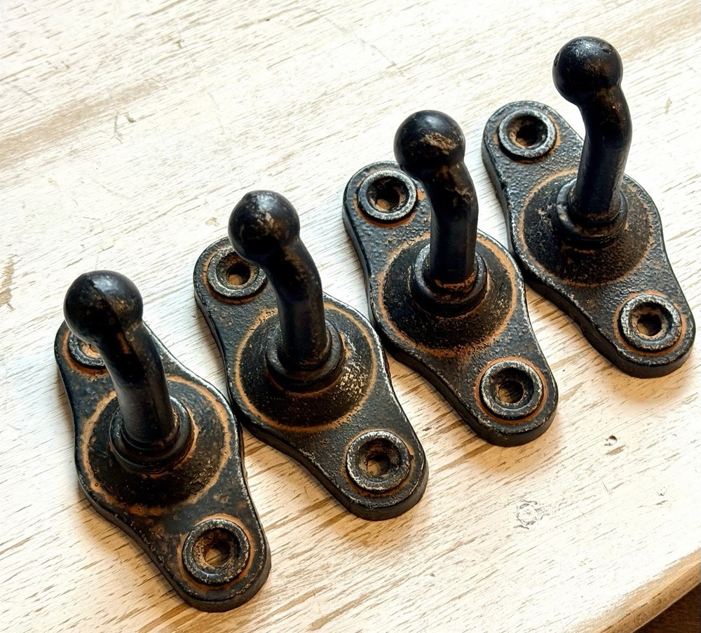 4 Antique Black Brown Cast Iron Rusted Wall-Mounted Hook with Rustic Finish