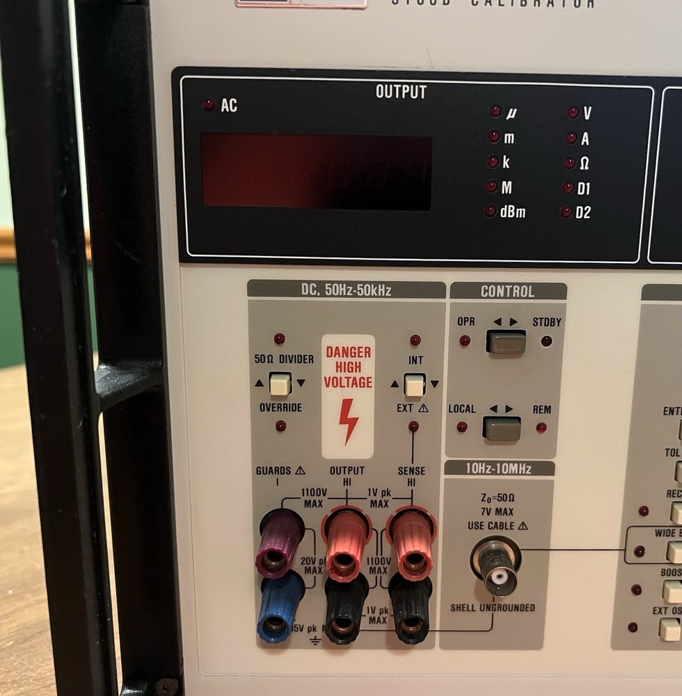 Fluke 5100B Calibrator Option 03 Wideband