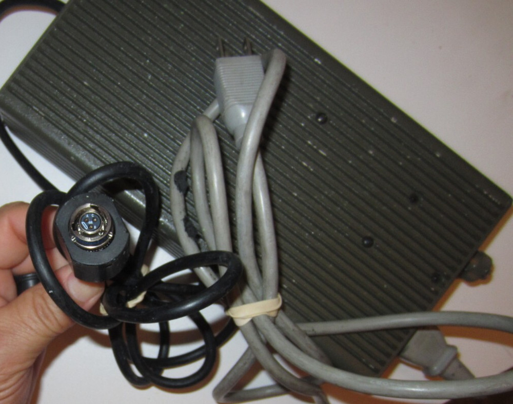 UNKNOWN BATTERY CHARGER POSSIBLE AIRCRAFT RELATED TURNS ON WORKING