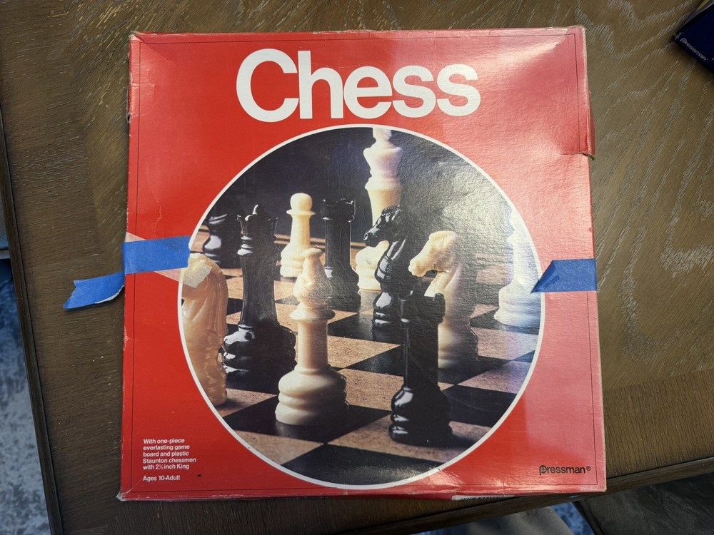 Vintage 1978 Pressman Chess #2024 board & pieces
