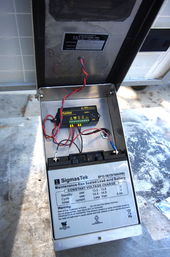 K&K Systems SPLASHER Solar Panel Traffic Beacon Flasher 24/7 Control System