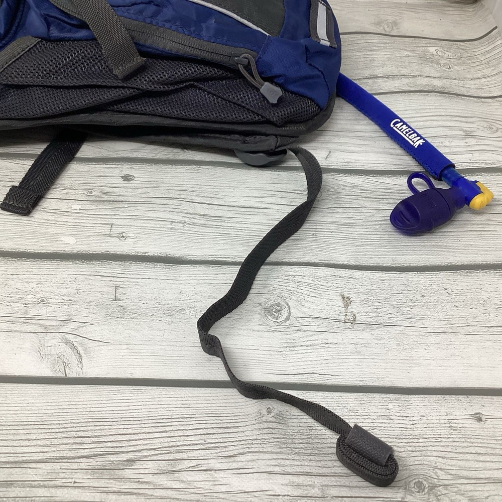 CamelBak Rouge Hydration Backpack 70oz Blue Zip-Up Pouches