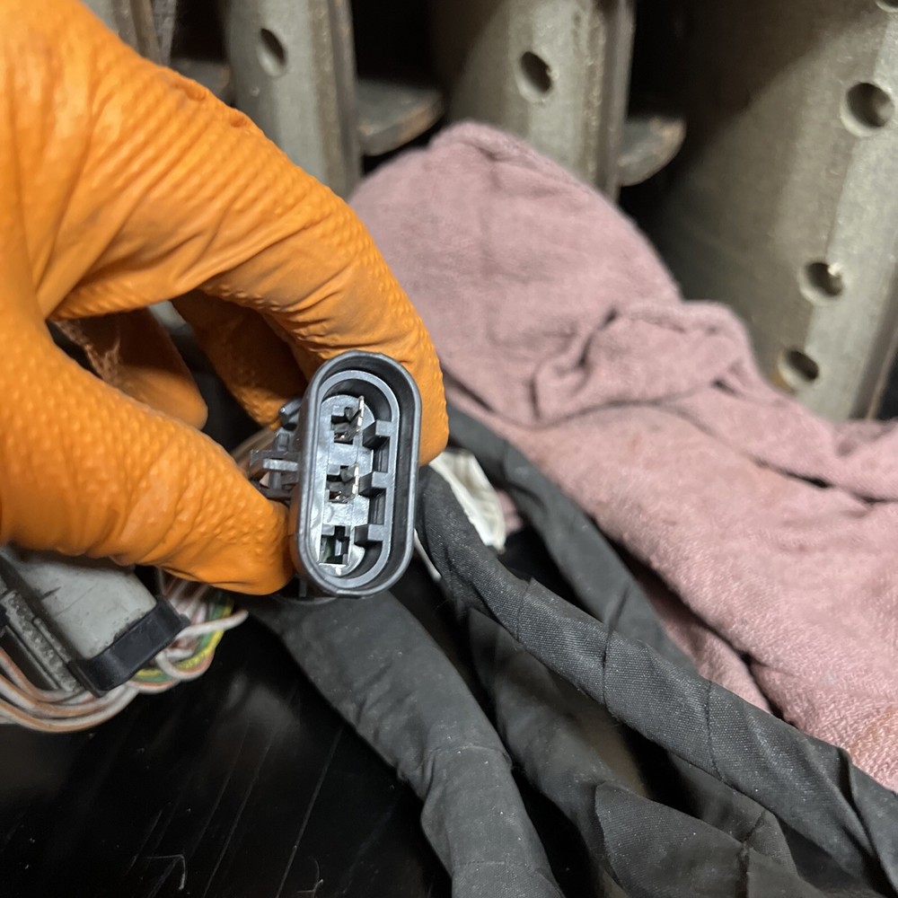 22758929 Volvo Transmission Harness, See Description