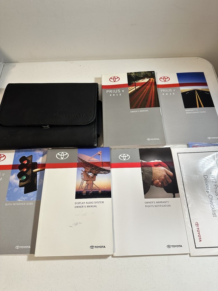 2012 Toyota Prius V Owner's Manual Set