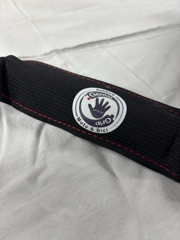 Genial Grip Lock With Case