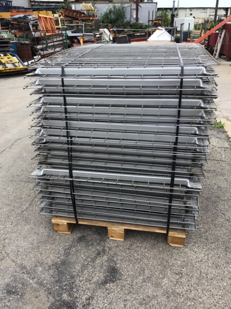 Flanged Wire Decking for Pallet Racking 45" x 70"