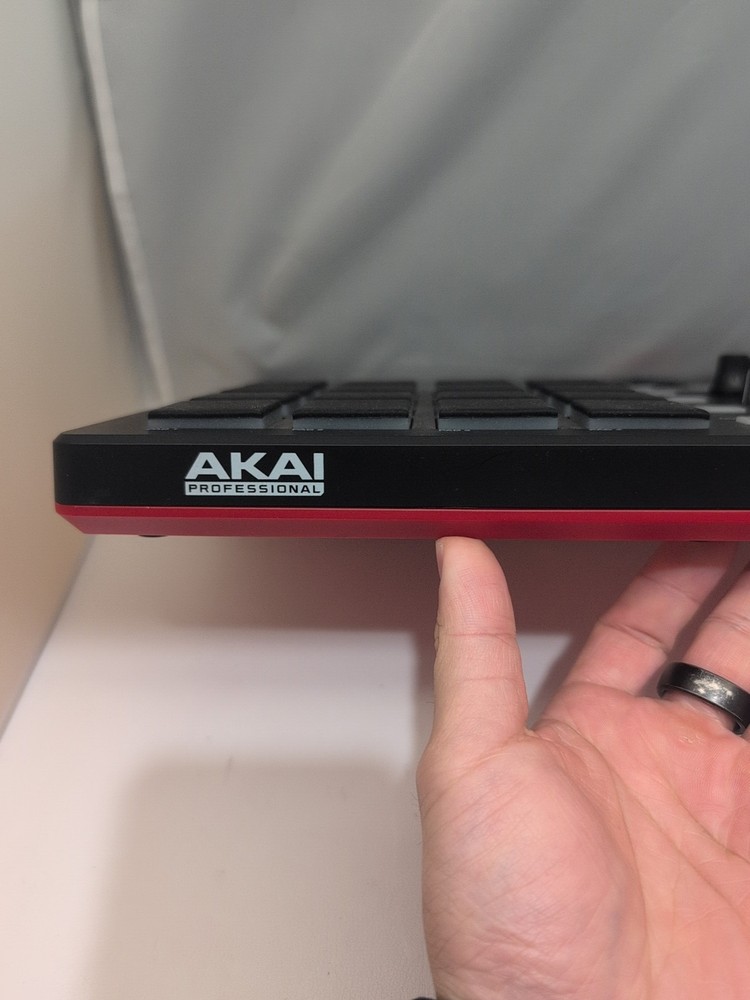 AKAI PROFESSIONAL MPD226 - 16-PAD USB STUDIO CONTROLLER INTERFACE Tested