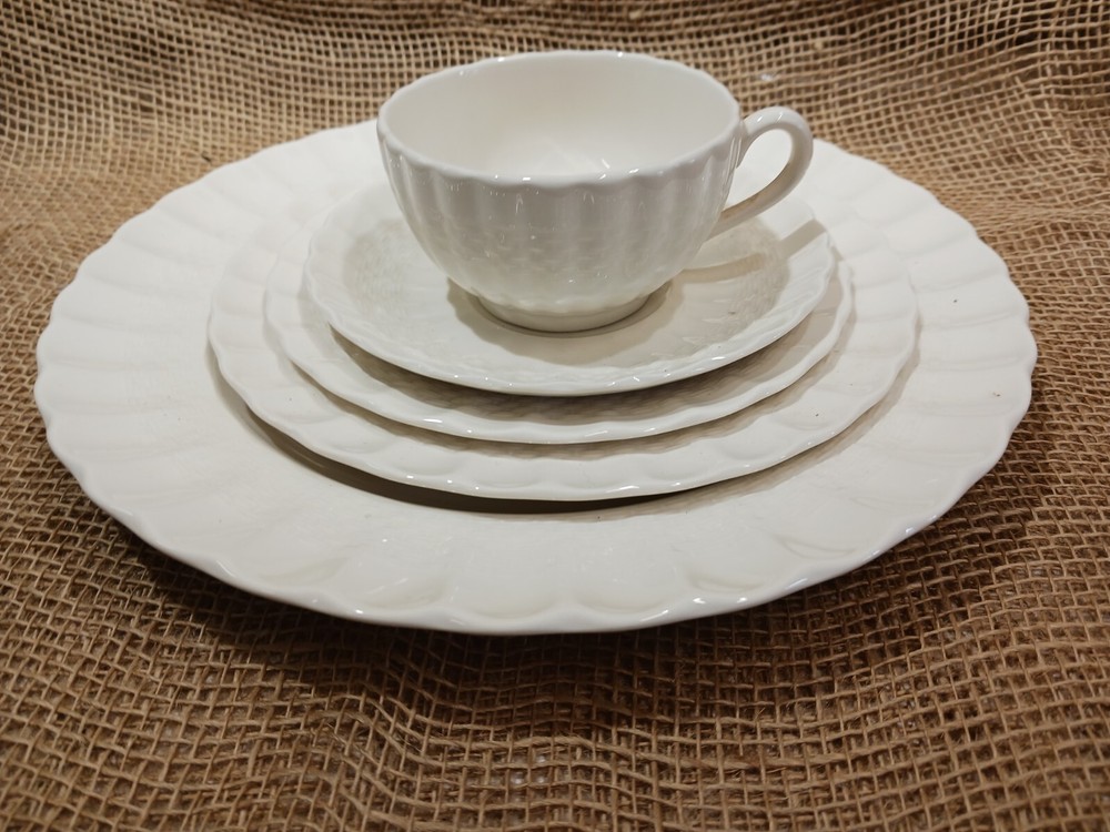Spode CHELSEA WICKER 5-piece place setting; NWT