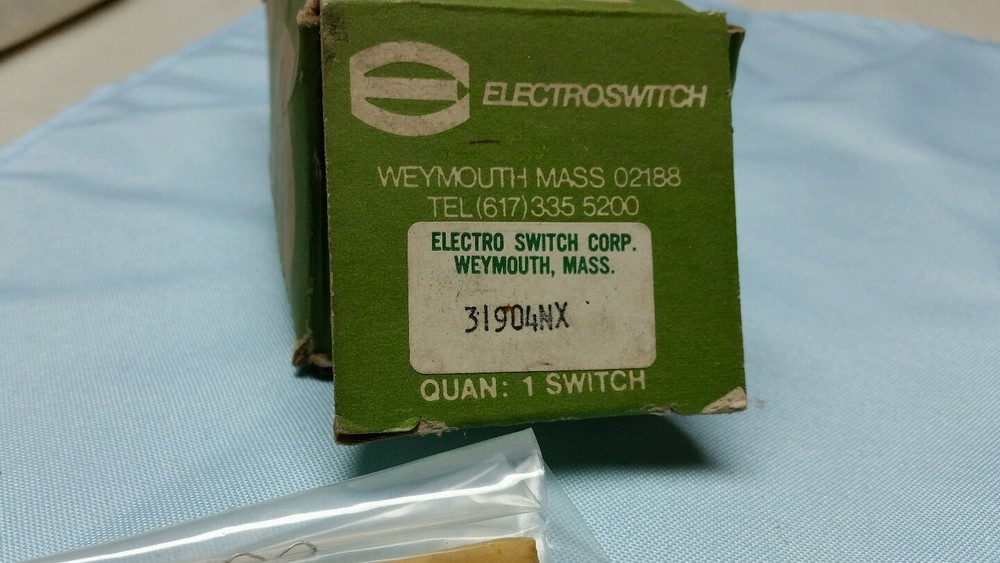 308-0653 ONAN SWITCH ELECTROSWITCH 31904NX NOS