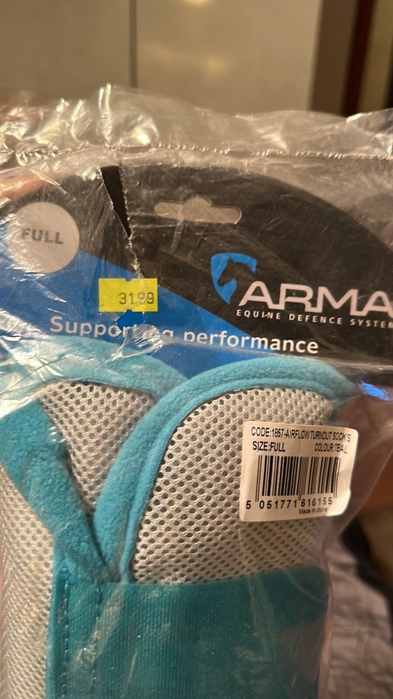 Arma Full Size Fly Boots NWT