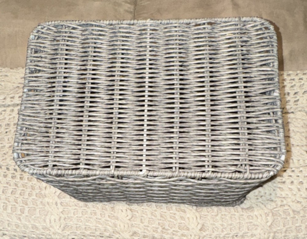 Rectangular Wicker Basket Gray Freestanding Indoor Décor With Lid