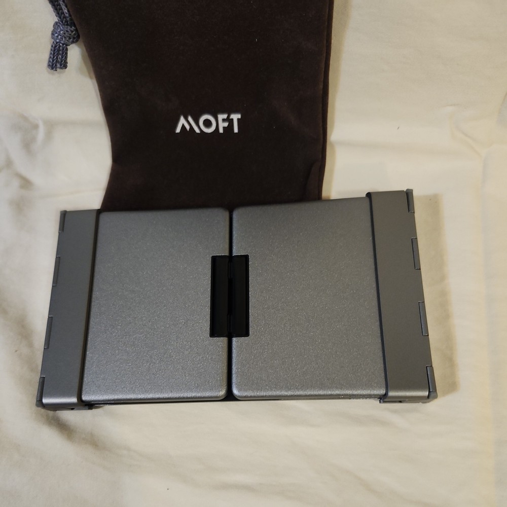 "Moft" Mobile Office For Travelers