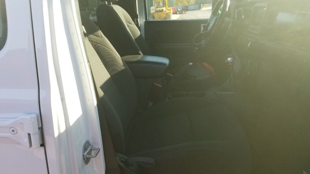21 JEEP GLADIATOR JT WILLYS DOOR FRONT RIGHT PASSENGER WHITE