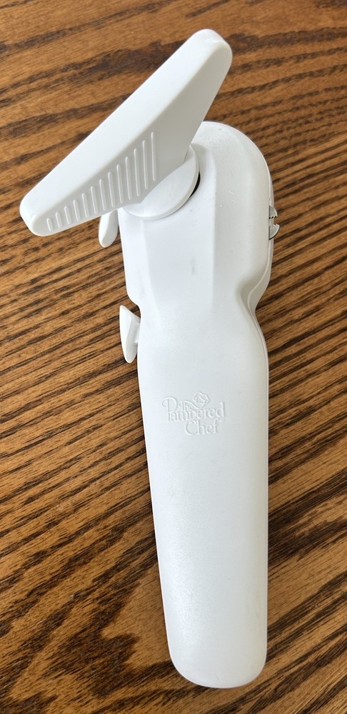 Pampered Chef  Smooth Edge Manual Can Opener – White EUC