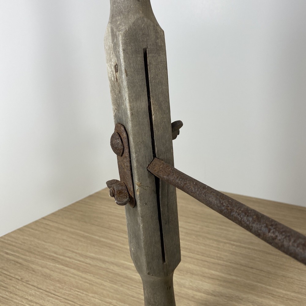 Vintage Carpenter’s Hand Drill Rustic Primitive Farm & Barn