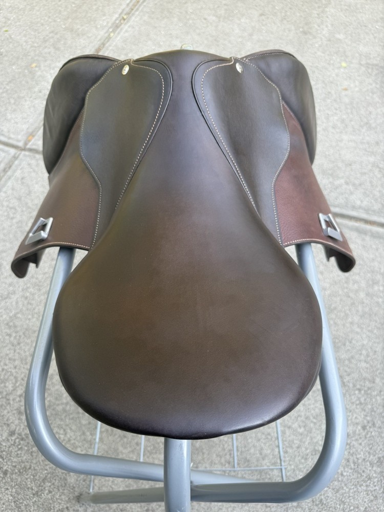 2020 17.5” Voltaire Blue Infinite Saddle ActiveFlex Tree 2AA Flap