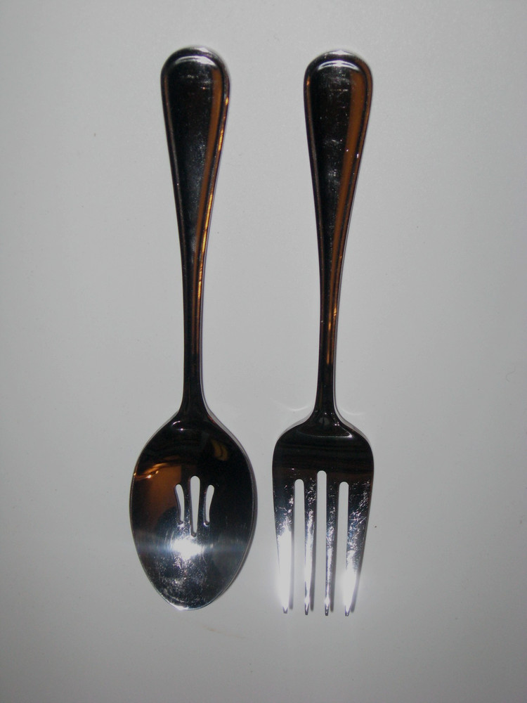 Oneida Stainless Barcelona Salad Serving Set | Spoon and Fork