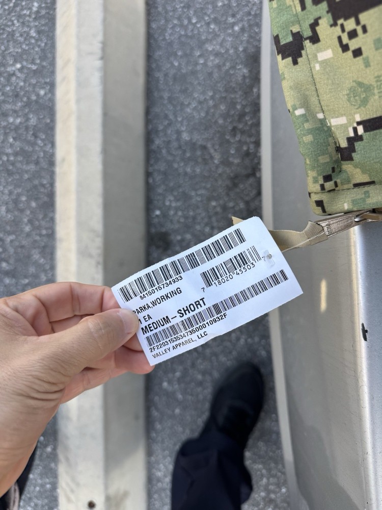 New US Navy Uniform Working Parka Type III Size Medium Regular