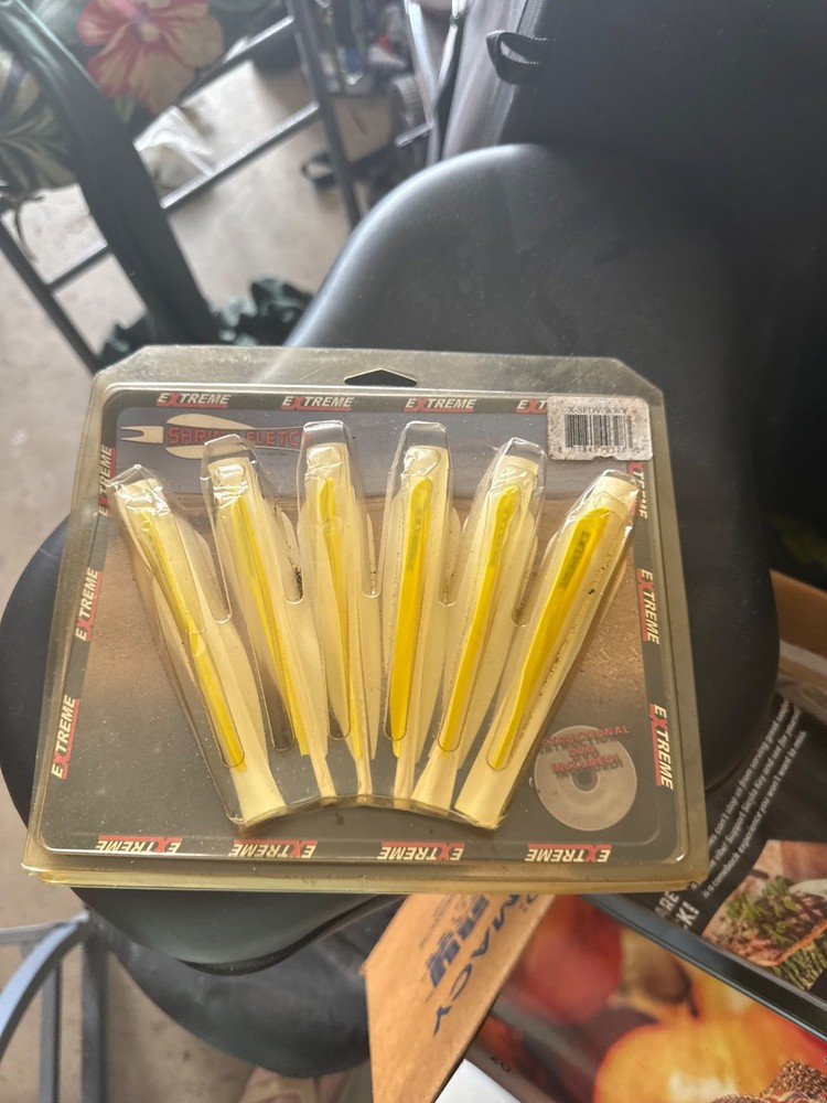 2008 diamond bowtech liberty compound bow with arrows and lances