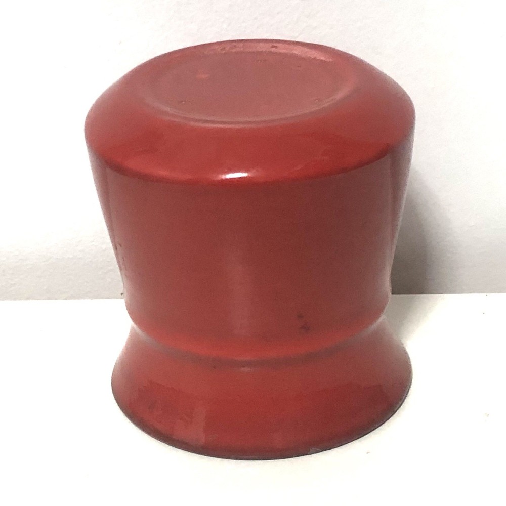 Red-glazed seasoning jar