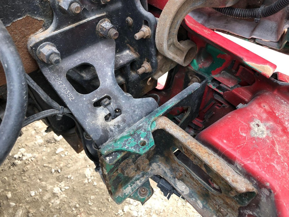 Volvo VNL Right/Passenger Bumper Bracket - Used