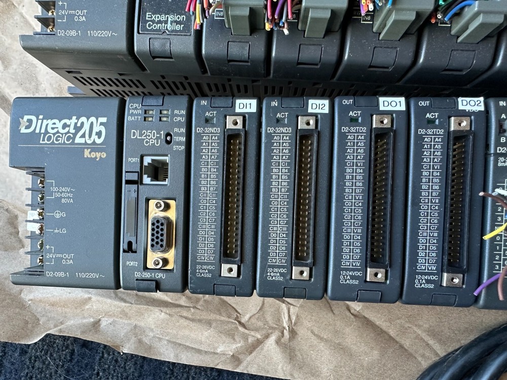 DirectLOGIC DL205 I/O base D2-09B-1