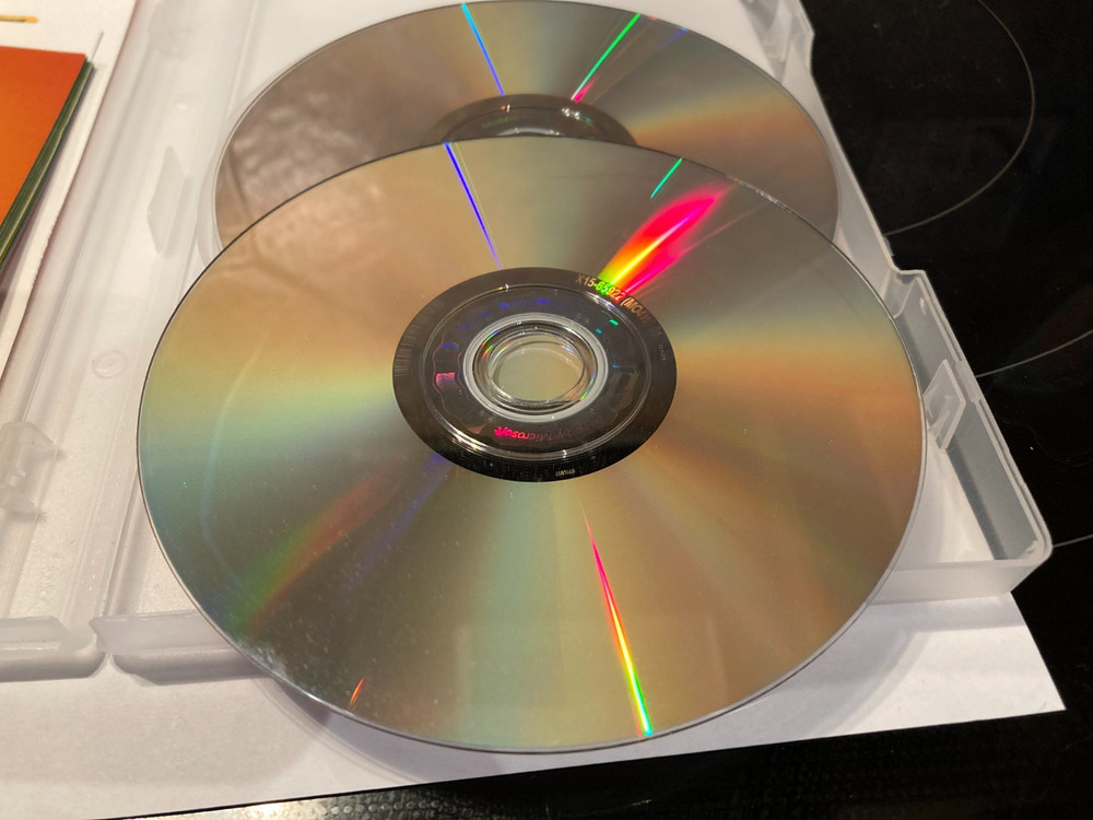 Microsoft Windows 7 Ultimate 32 Bit and 64 Bit DVDs Full Box Version (1 User)