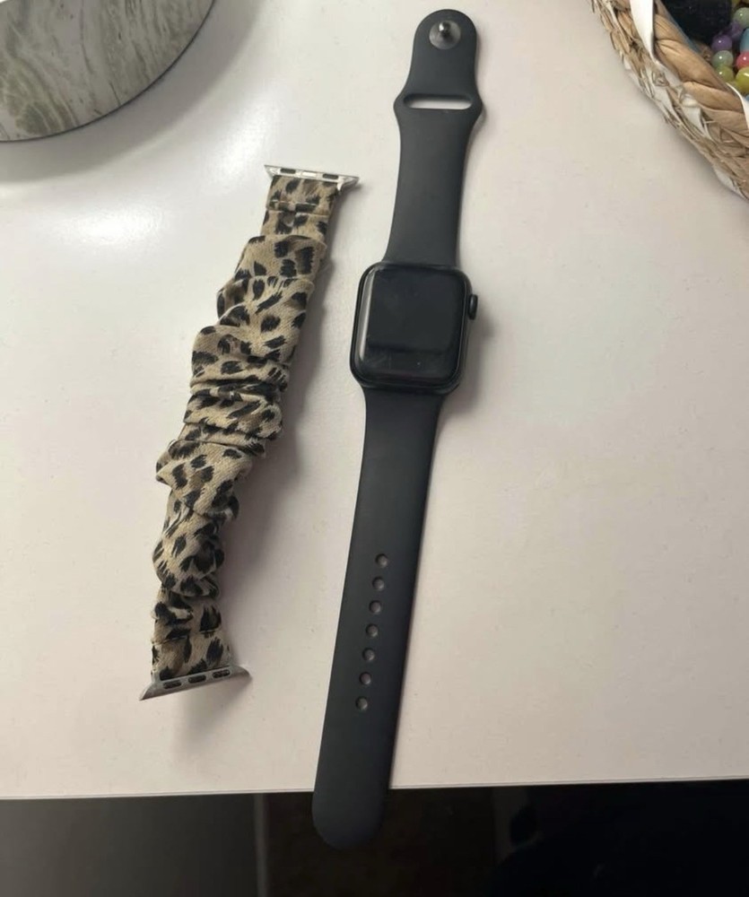 Apple Watch SE 40mm Black Unlocked