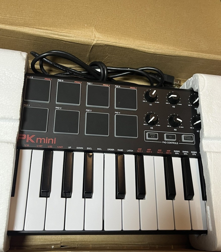 Akai MPK Mini USB MIDI Keyboard Controller w/ Original Box – Lightly Used