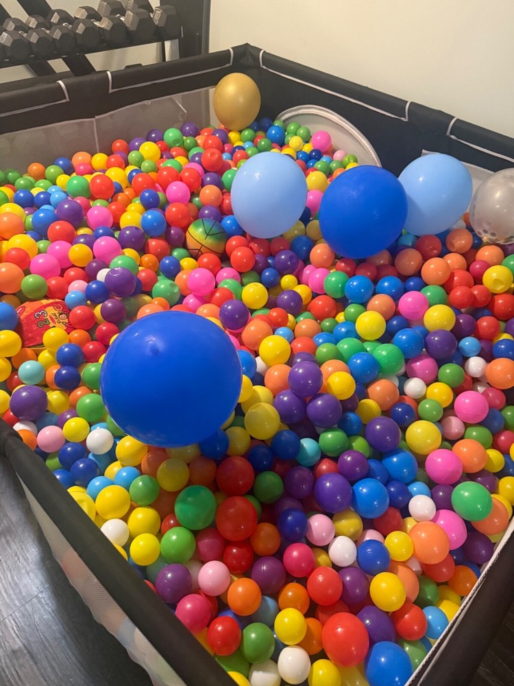 400 Ballpit Balls - multicolor balls.