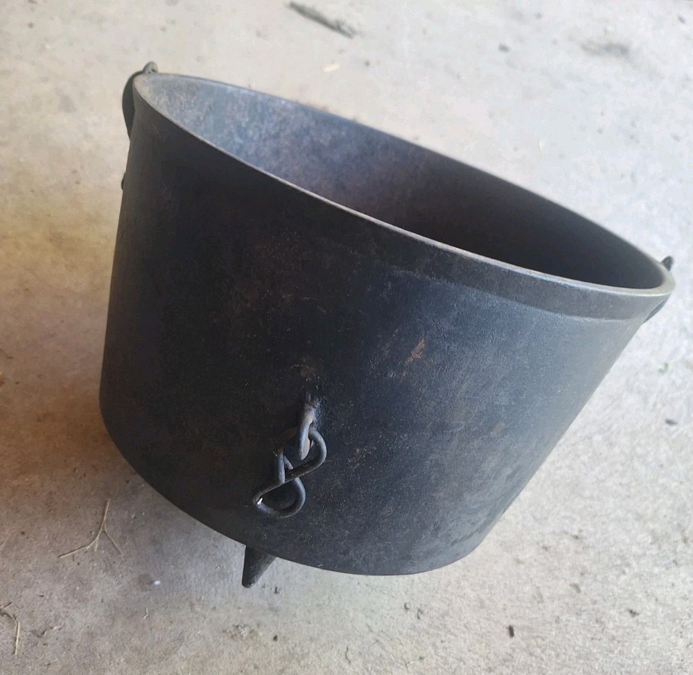 Vintage Cast Iron 3 Legged Pot Swing Handle