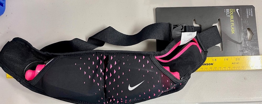 Nike Double Flask Pocket Running Belt (Black/Hyper Pink)