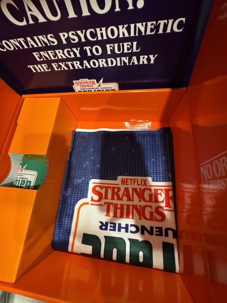 Gatorade X Stranger Things Upside Down Capsule Limited Edition Size Large