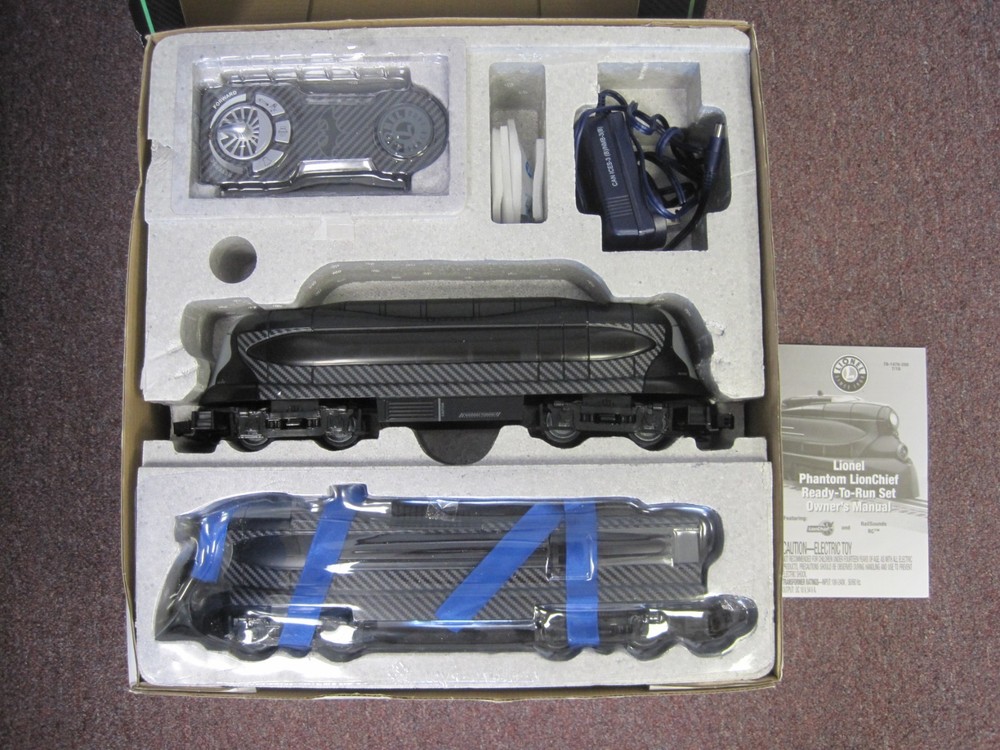 Lionel 6-81470 DC Comics Phantom Batman LionChief Train Set