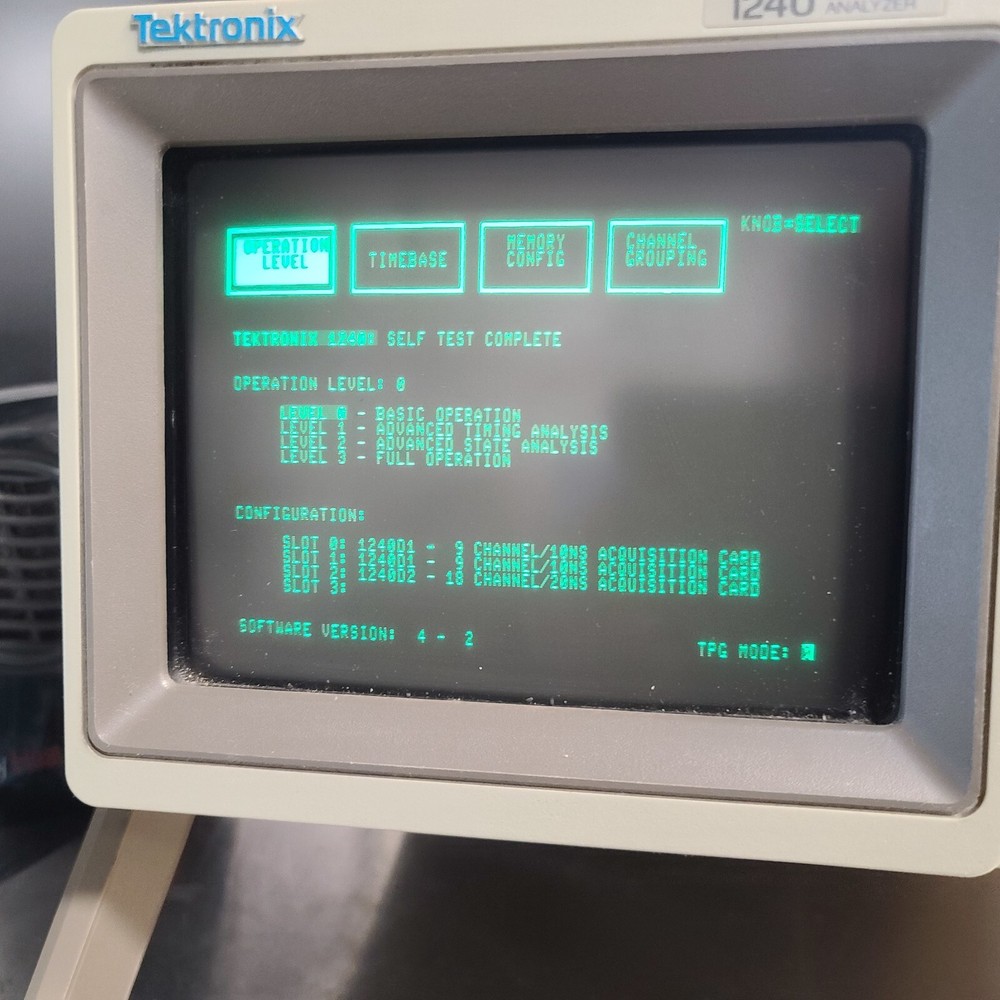 TEKTRONIX 1240 LOGIC ANALYZER