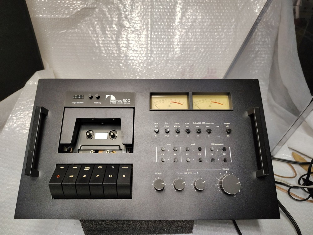 Nakamichi 600 cassette deck
